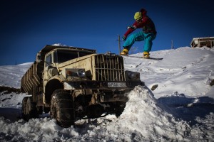 Auto Obstacles im Gudauri Skigebiet I Travel Delight