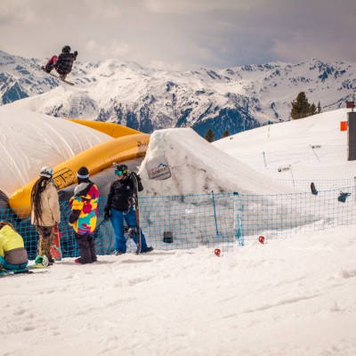 Shredschool mit den Ästhetikern in Zell am Ziller - Kostenloses Snowboard Coaching