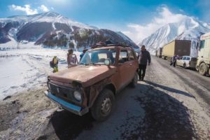 Abenteuerliches Taxi in Georgien
